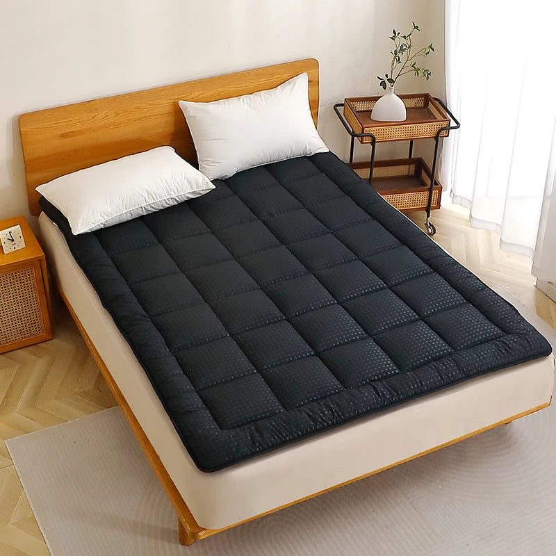 Lightweight Thin Mattress Protector Pad Breathable Polyester Bedding Cover